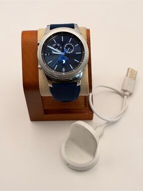 Samsung Galaxy Gear S3 Classic, 46mm, New Band, Charger Included, Tested